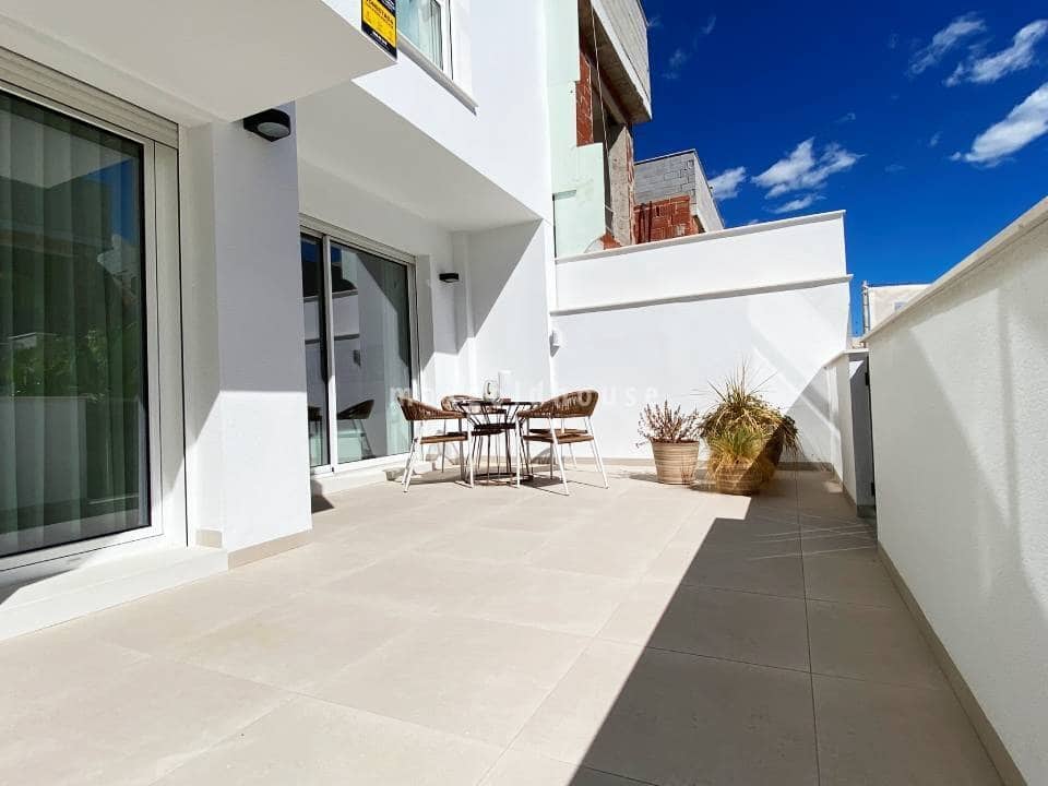 3 bedroom Apartment for sale in Pilar de la Horadada with pool - € 334,900 (Ref: 9475034)