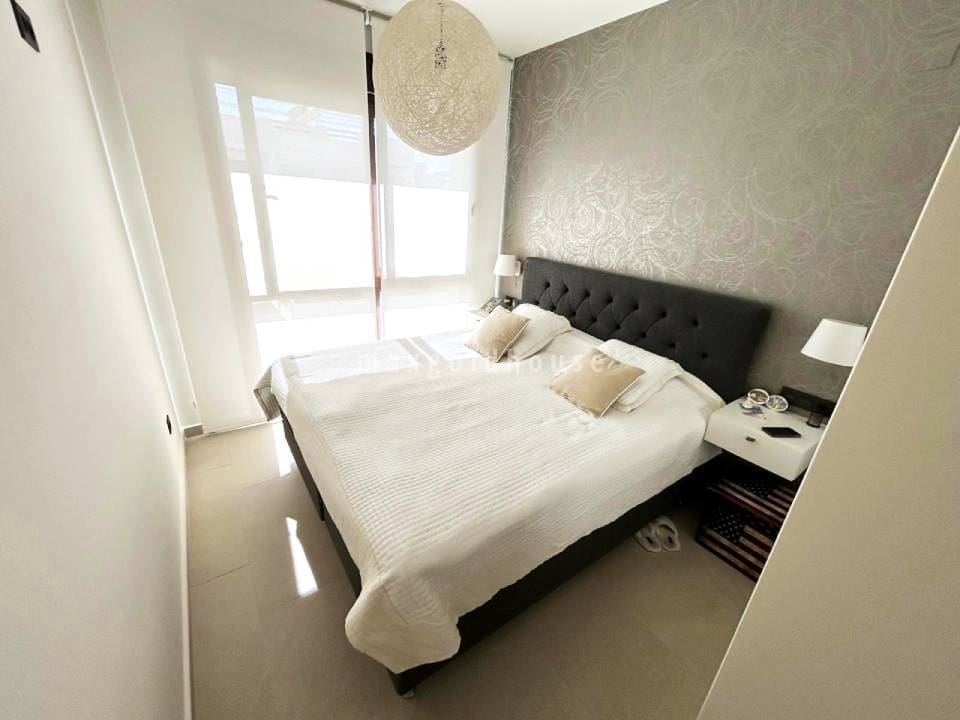 Apartamento de 3 habitaciones en Los Balcones en venta con piscina - 359.000 € (Ref: 9478955)