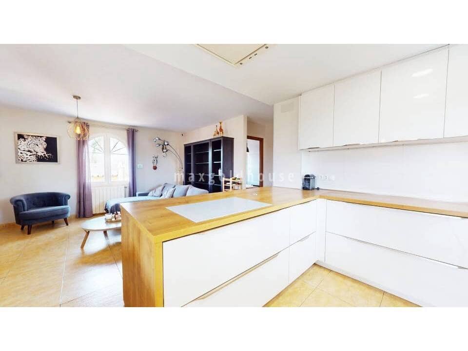 5 bedroom Villa for sale in La Zenia with pool - € 850,000 (Ref: 9478957)