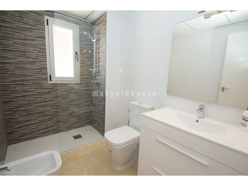 2 bedroom Apartment for sale in Villamartin with pool - € 255,000 (Ref: 9481623)