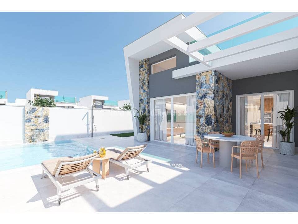 3 bedroom Villa for sale in Los Alcazares with pool - € 392,000 (Ref: 9483231)