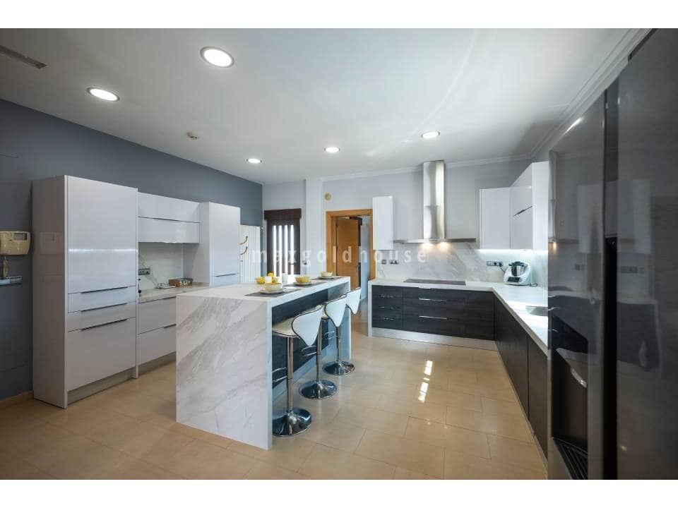 4 bedroom Villa for sale in Avileses with pool - € 1,350,000 (Ref: 9483240)