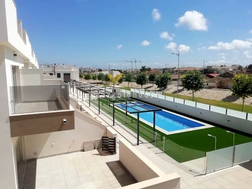 2 bedroom Apartment for sale in Pilar de la Horadada with pool - € 245,000 (Ref: 9483648)