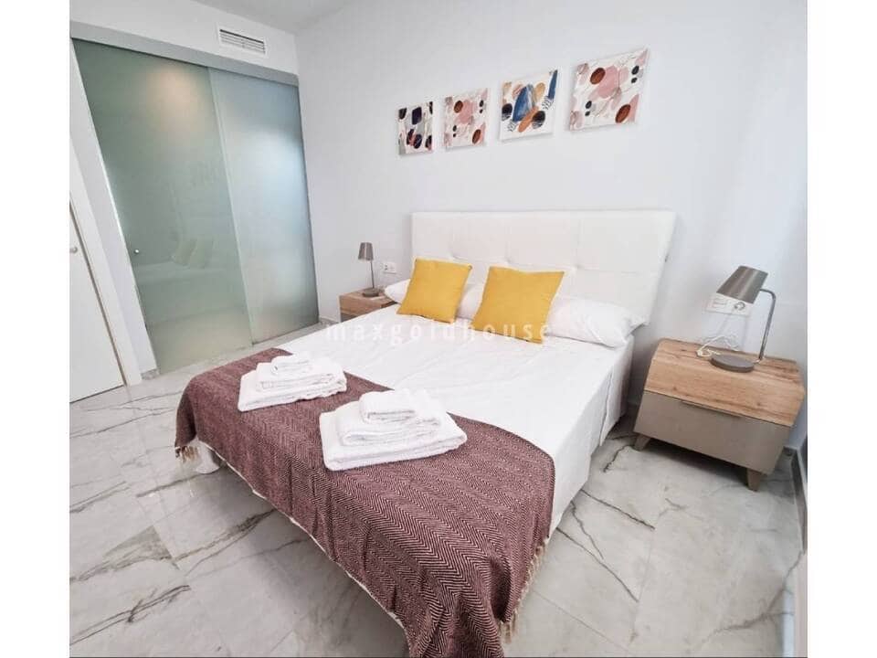 2 bedroom Apartment for sale in Villamartin with pool - € 229,000 (Ref: 9487987)