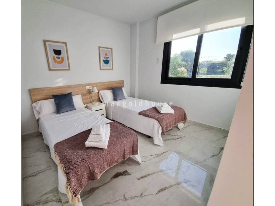 2 bedroom Apartment for sale in Villamartin with pool - € 229,000 (Ref: 9487987)