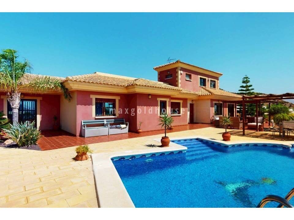 5 bedroom Villa for sale in Aguilas with pool - € 880,000 (Ref: 9487999)