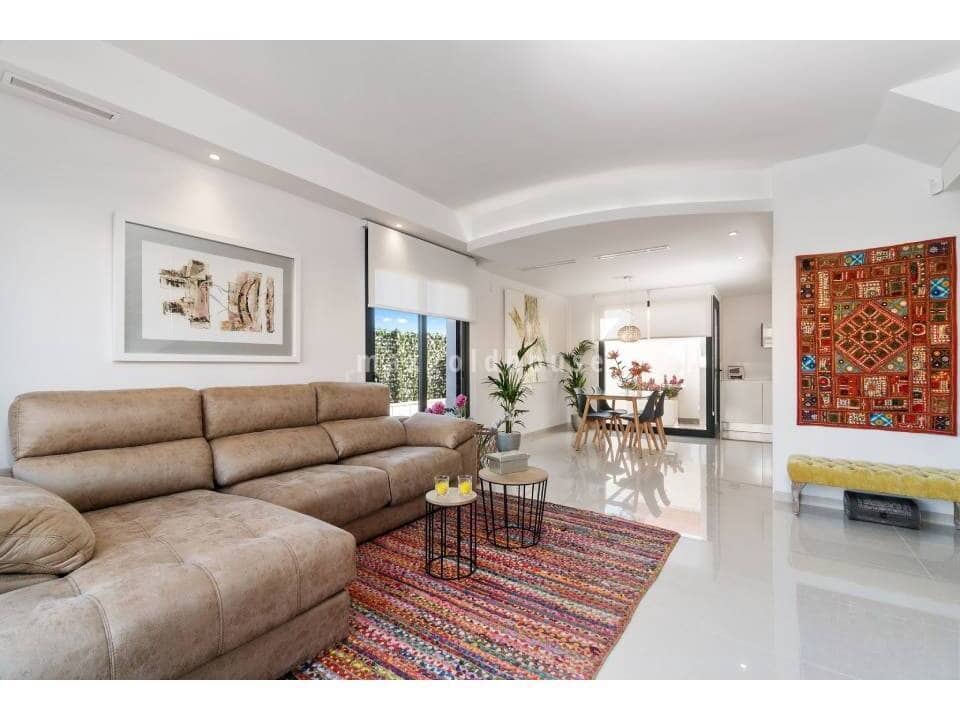 3 bedroom Villa for sale in Los Montesinos with pool - € 519,000 (Ref: 9488546)