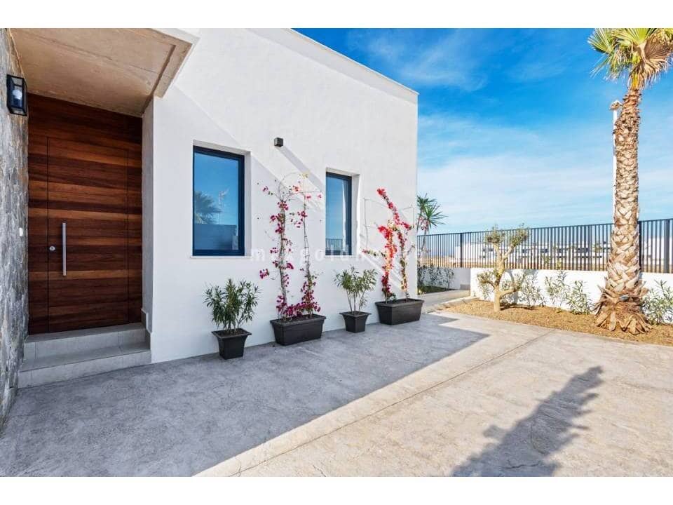 3 chambre Villa/Maison à vendre à Mar de Cristal avec piscine - 549 000 € (Ref: 9511453)