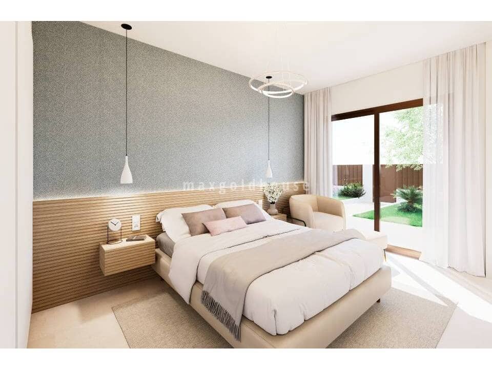 3 bedroom Villa for sale in Los Alcazares with pool - € 429,000 (Ref: 9521083)