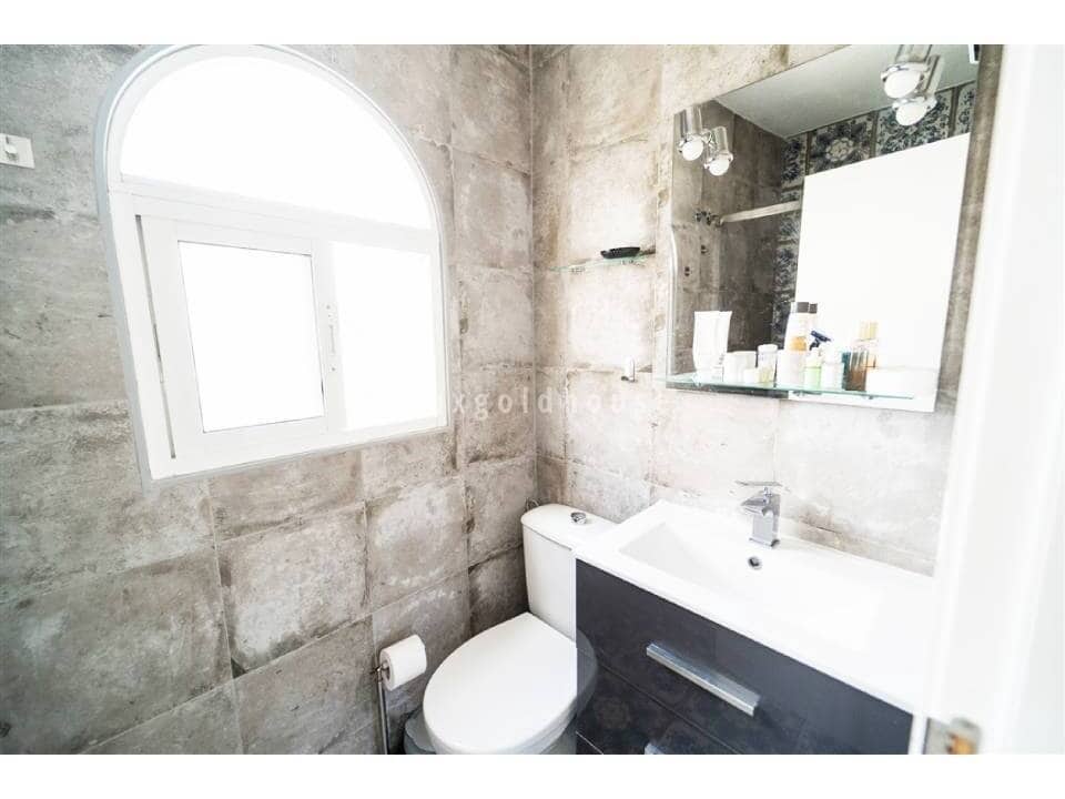 4 slaapkamer Villa te koop in La Siesta met zwembad - € 495.000 (Ref: 9524930)