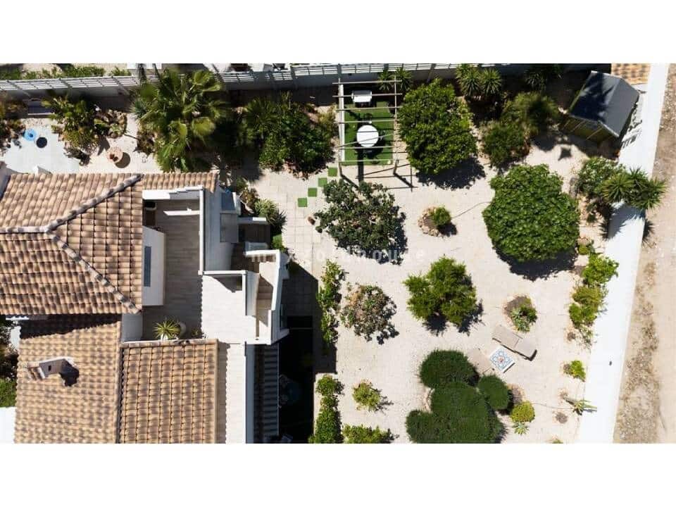 4 slaapkamer Villa te koop in La Siesta met zwembad - € 495.000 (Ref: 9524930)