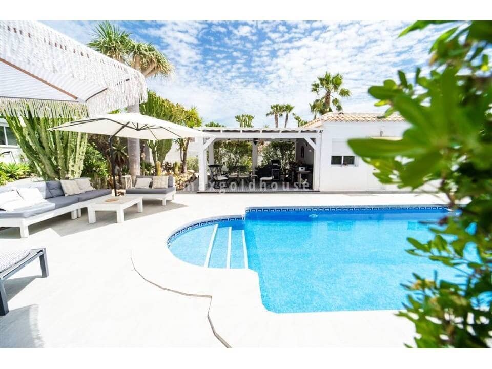 4 slaapkamer Villa te koop in La Siesta met zwembad - € 495.000 (Ref: 9524930)