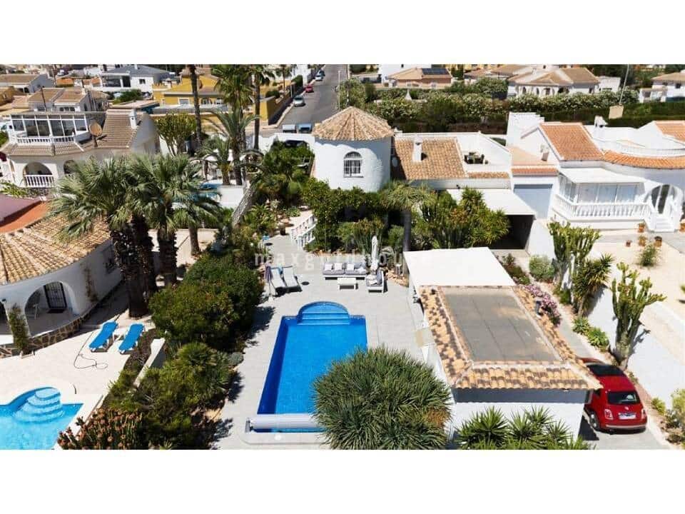 4 slaapkamer Villa te koop in La Siesta met zwembad - € 495.000 (Ref: 9524930)