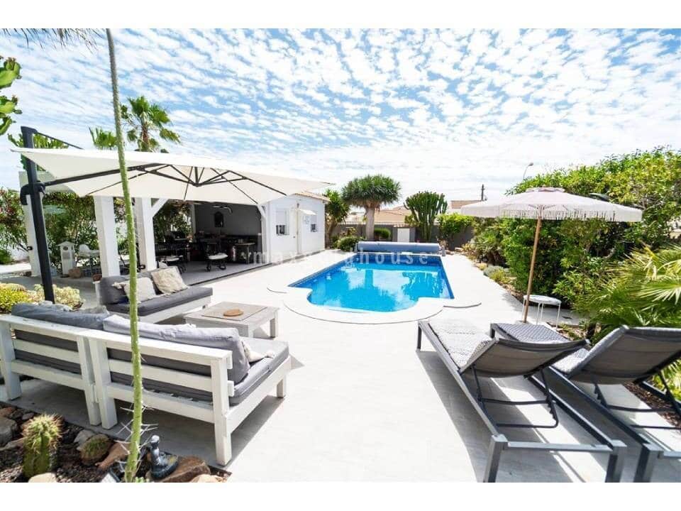 4 slaapkamer Villa te koop in La Siesta met zwembad - € 495.000 (Ref: 9524930)