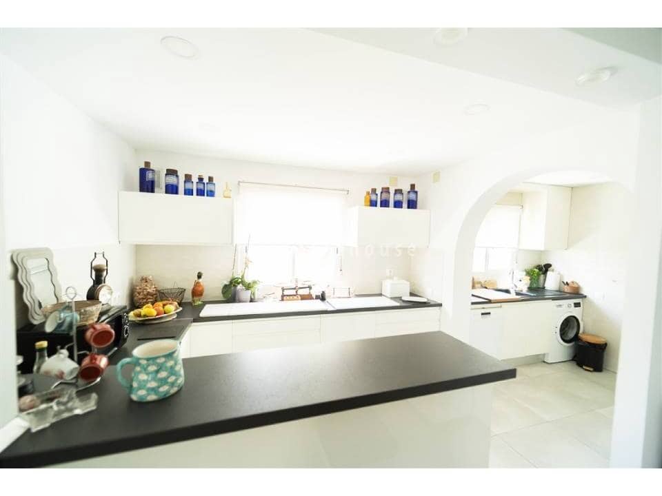 4 slaapkamer Villa te koop in La Siesta met zwembad - € 495.000 (Ref: 9524930)