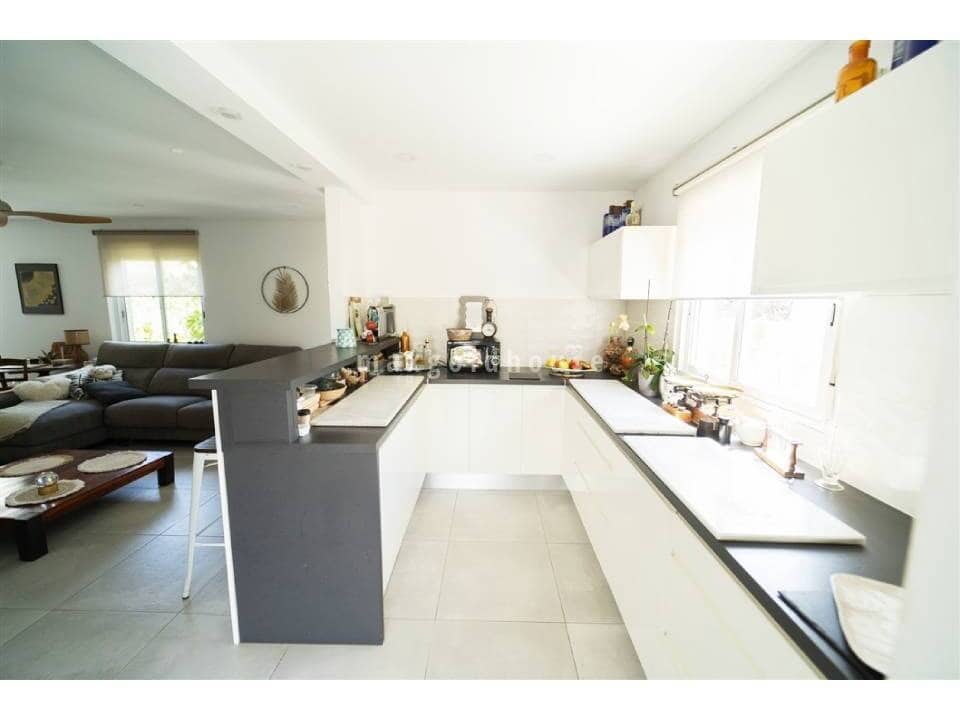 4 slaapkamer Villa te koop in La Siesta met zwembad - € 495.000 (Ref: 9524930)