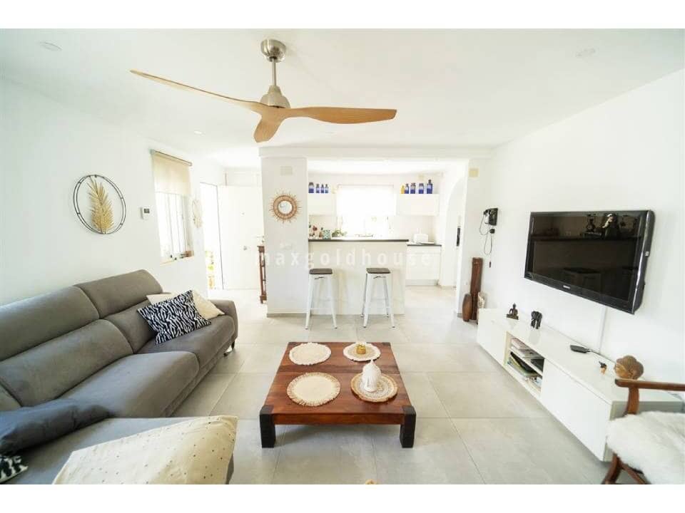 4 slaapkamer Villa te koop in La Siesta met zwembad - € 495.000 (Ref: 9524930)