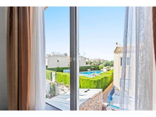2 soverom Leilighet til salgs i El Chaparral, Torrevieja med svømmebasseng - € 140 000 (Ref: 9525771)