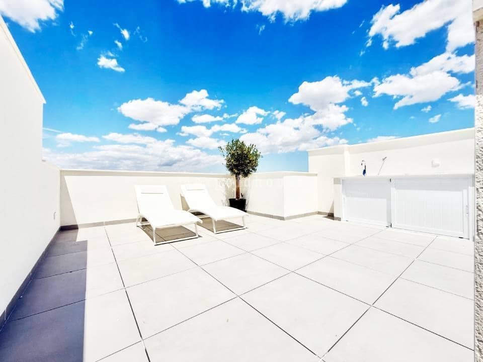 3 bedroom Villa for sale in Cox with pool - € 238,000 (Ref: 9549957)