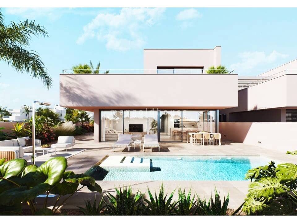 3 slaapkamer Villa te koop in Roldan met zwembad - € 995.000 (Ref: 9564074)