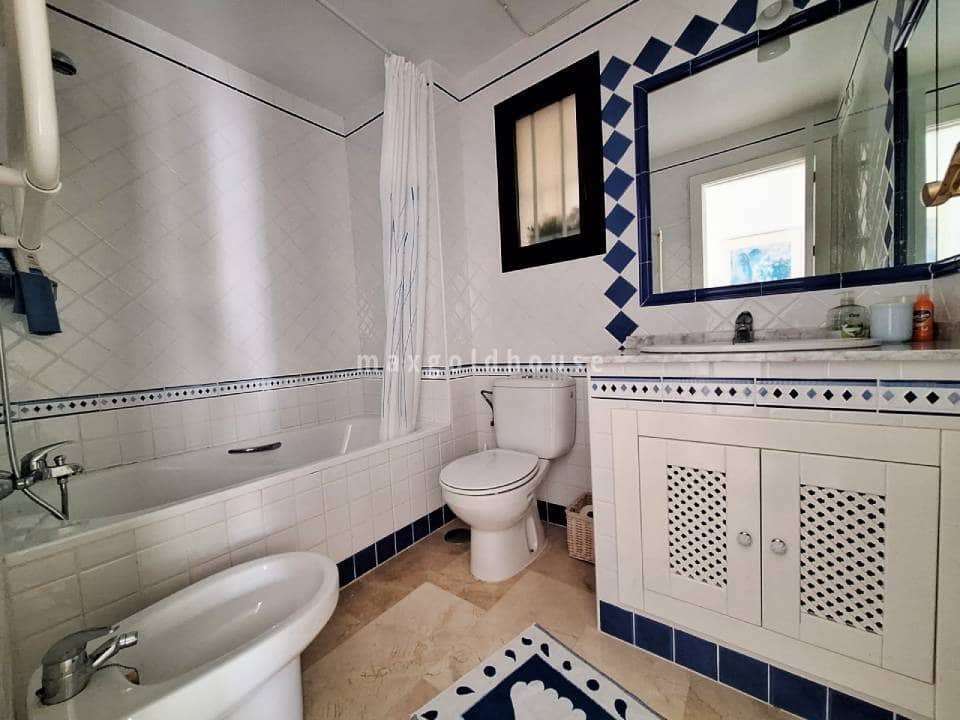 3 chambre Appartement à vendre à Villamartin avec piscine - 250 000 € (Ref: 9570219)