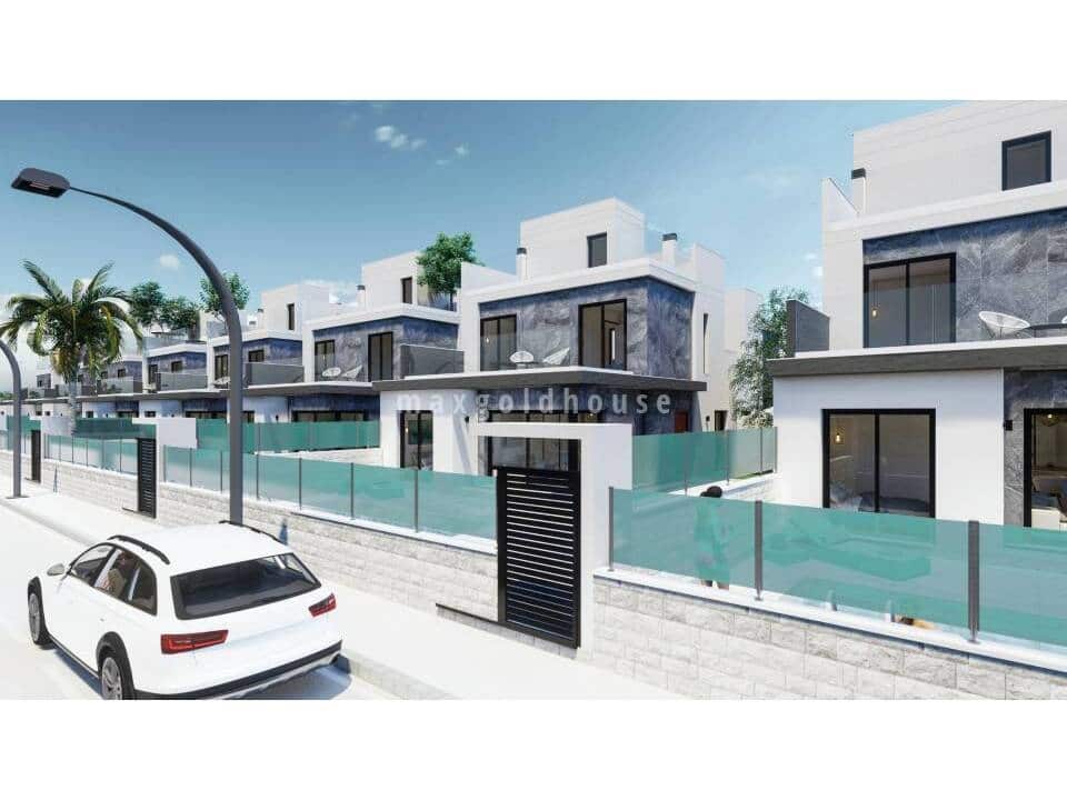 Chalet de 3 habitaciones en Pilar de la Horadada en venta con piscina - 725.000 € (Ref: 9570223)