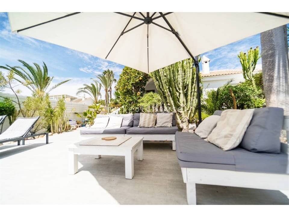 4 slaapkamer Villa te koop in La Siesta met zwembad - € 495.000 (Ref: 9578239)