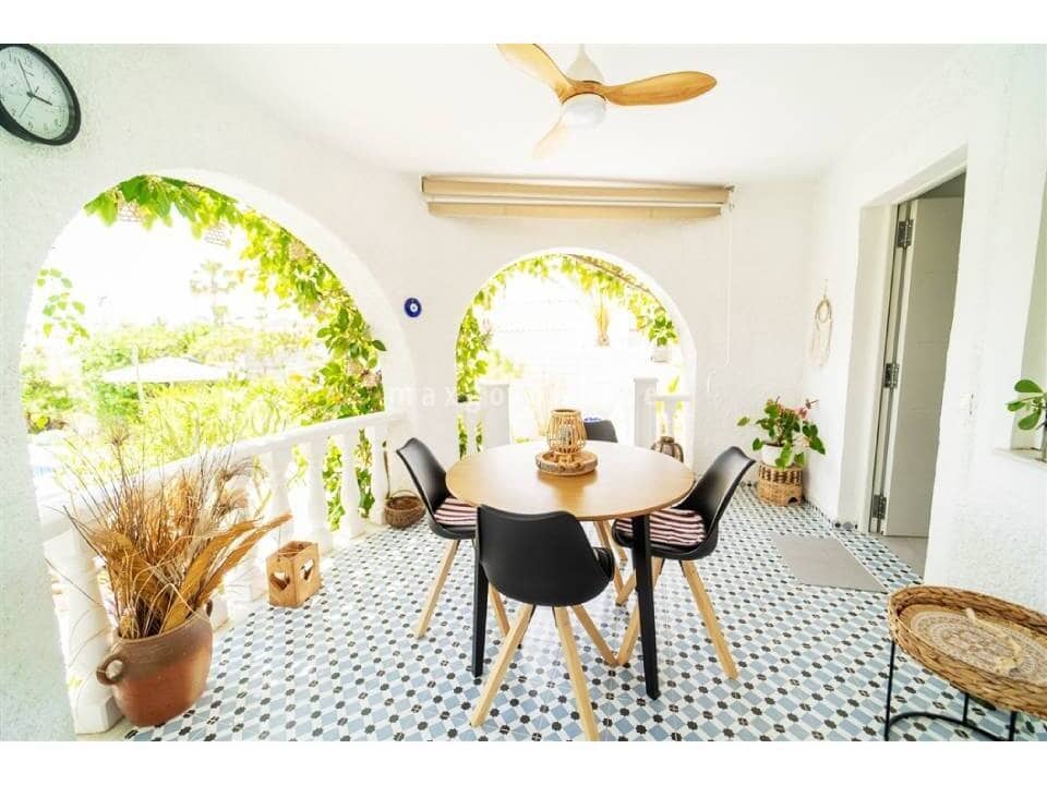 4 slaapkamer Villa te koop in La Siesta met zwembad - € 495.000 (Ref: 9578239)