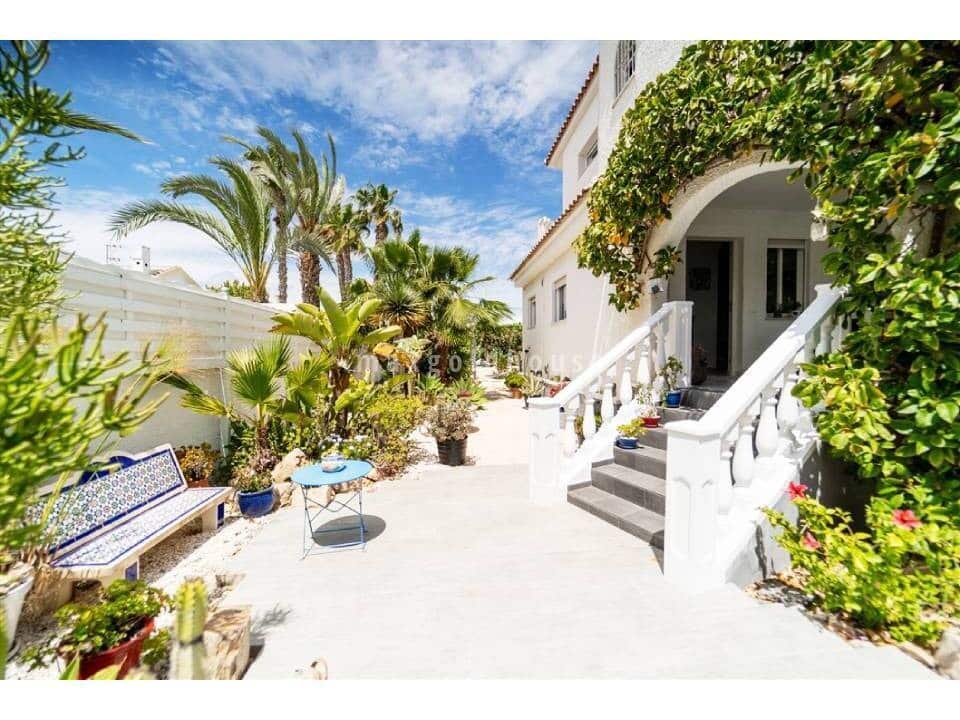 4 slaapkamer Villa te koop in La Siesta met zwembad - € 495.000 (Ref: 9578239)