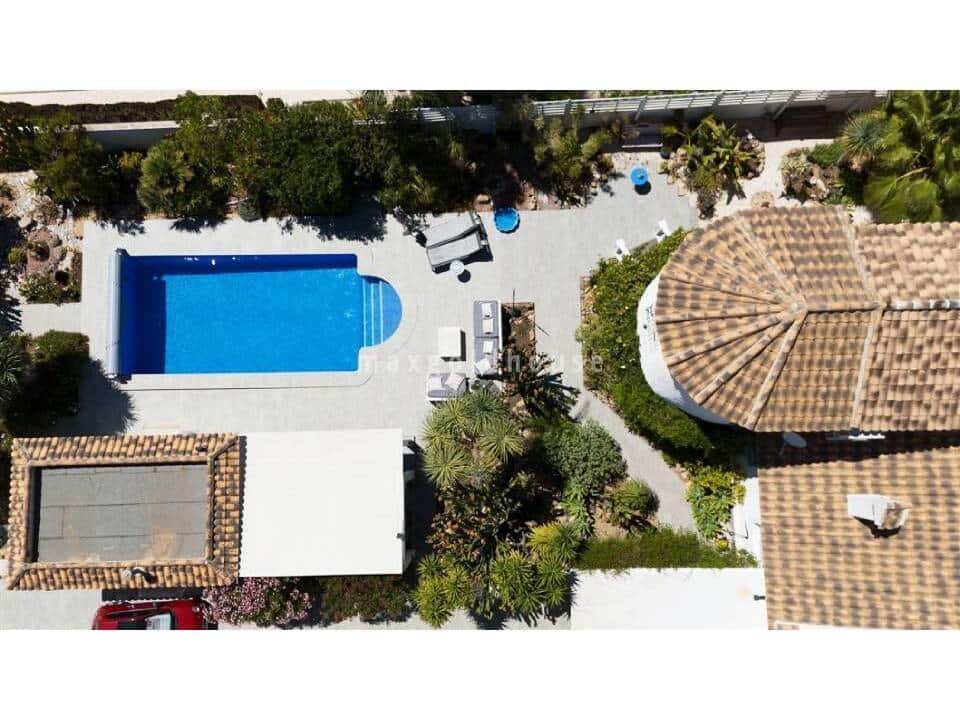 4 slaapkamer Villa te koop in La Siesta met zwembad - € 495.000 (Ref: 9578239)