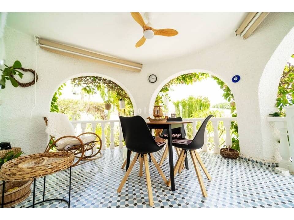 4 slaapkamer Villa te koop in La Siesta met zwembad - € 495.000 (Ref: 9578239)