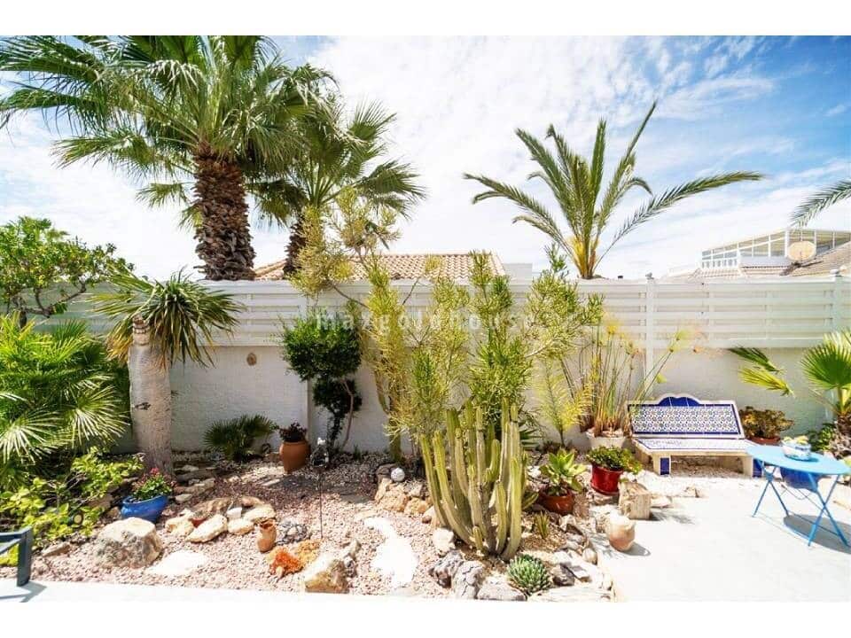 4 slaapkamer Villa te koop in La Siesta met zwembad - € 495.000 (Ref: 9578239)