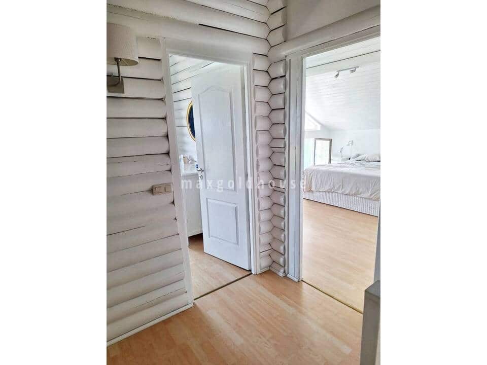 4 makuuhuone Huvila myytävänä paikassa Competa mukana uima-altaan - 330 000 € (Ref: 9585153)