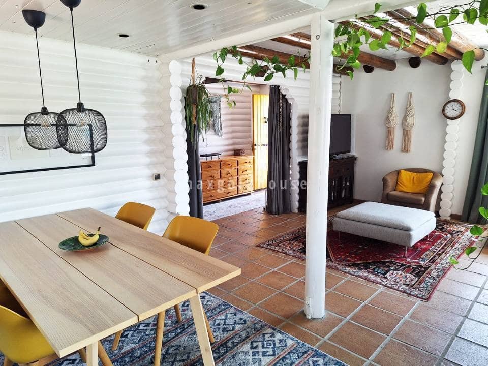 4 makuuhuone Huvila myytävänä paikassa Competa mukana uima-altaan - 330 000 € (Ref: 9585153)