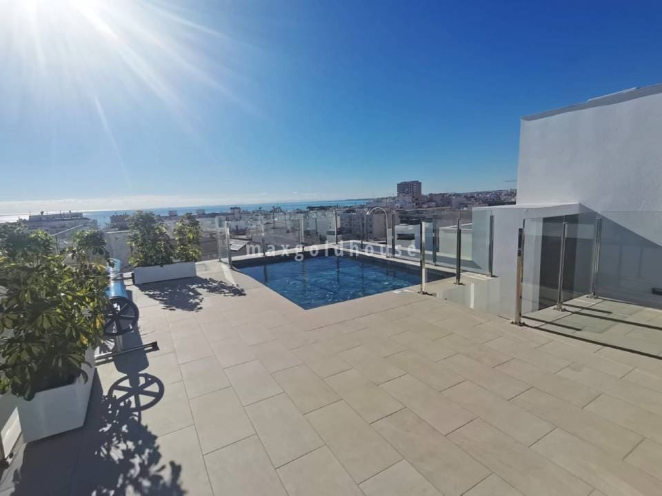 2 slaapkamer Appartement te koop in Torrevieja met zwembad - € 259.000 (Ref: 9593240)