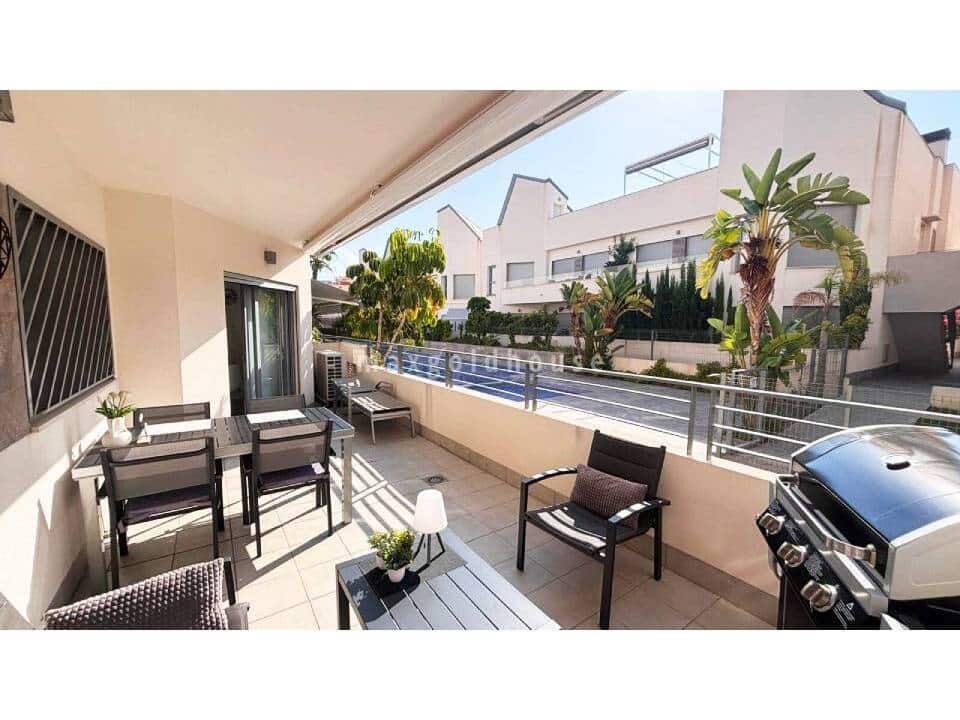 Apartamento de 2 habitaciones en Torrevieja en venta con piscina - 253.000 € (Ref: 9593241)