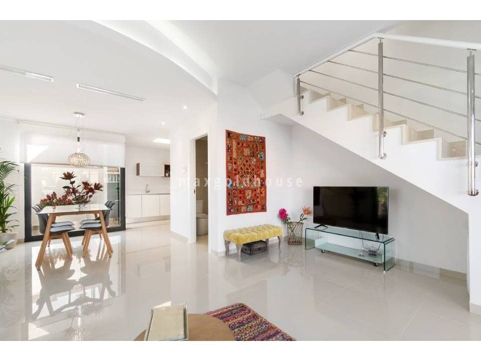 3 quarto Moradia para venda em Los Montesinos com piscina - 519 000 € (Ref: 9593246)