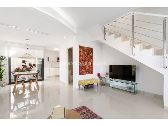 3 quarto Moradia para venda em Los Montesinos com piscina - 519 000 € (Ref: 9593246)