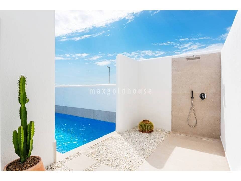 3 quarto Moradia para venda em Los Alcazares com piscina - 499 900 € (Ref: 9602388)