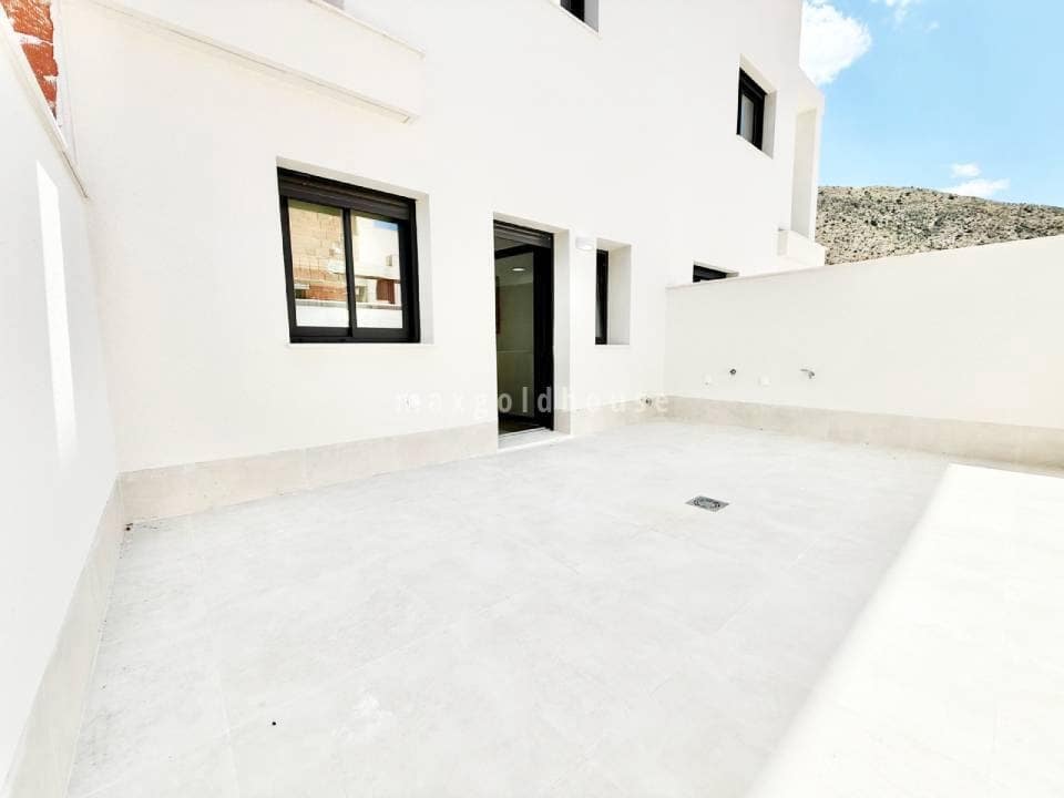 3 quarto Moradia para venda em Cox com piscina - 238 000 € (Ref: 9603603)