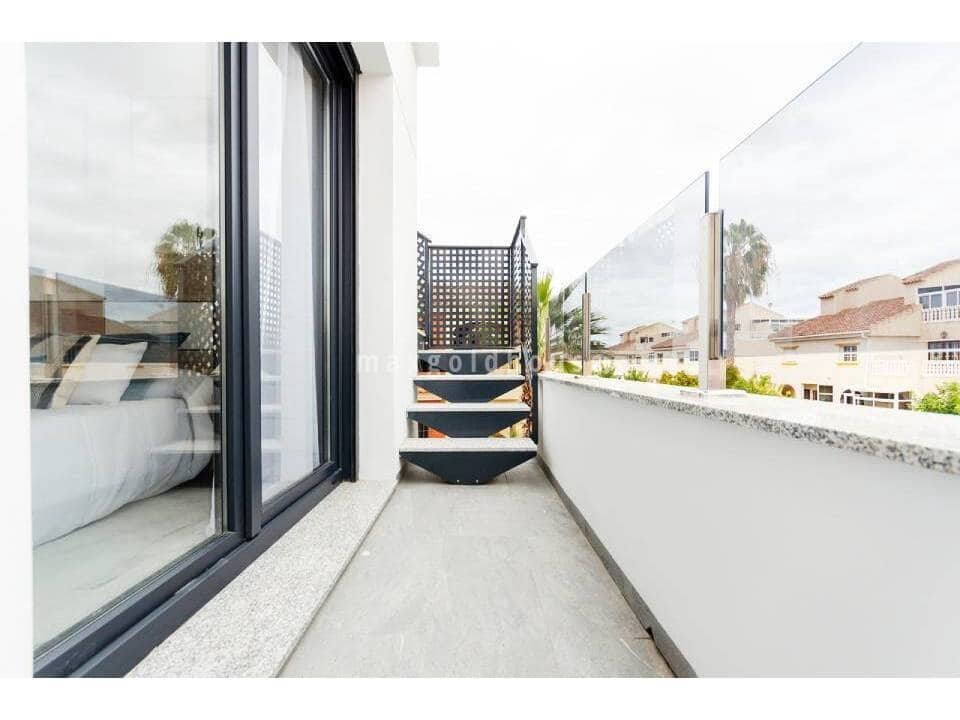 3 sovrum Villa till salu i La Torreta med pool - 424 000 € (Ref: 9606864)