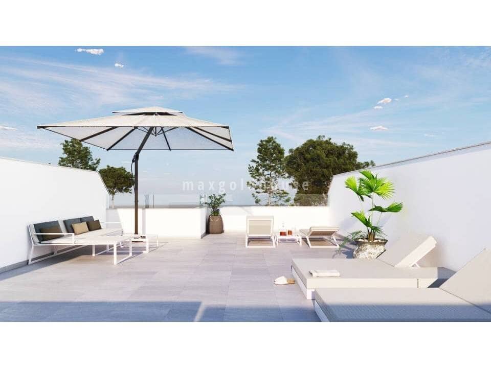 2 bedroom Villa for sale in Pilar de la Horadada with pool - € 350,000 (Ref: 9614460)