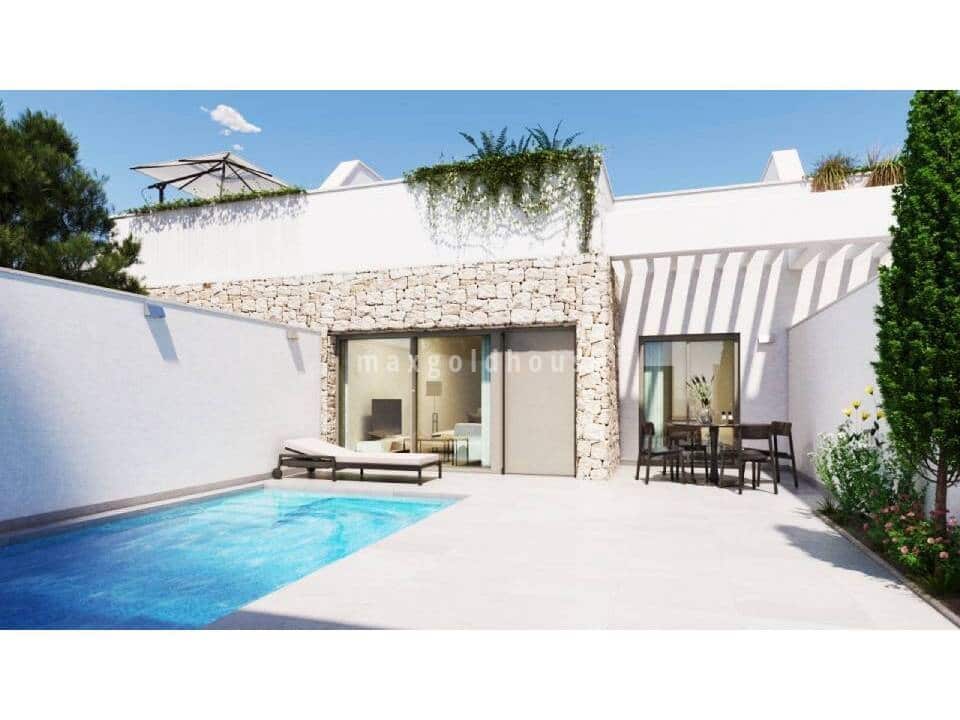 3 bedroom Villa for sale in Pilar de la Horadada with pool - € 415,000 (Ref: 9614461)