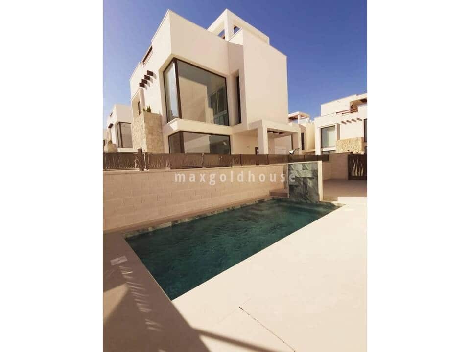 3 bedroom Villa for sale in Dona Pepa with pool - € 579,000 (Ref: 9617112)