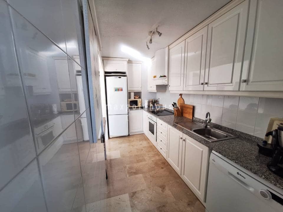 3 chambre Appartement à vendre à Villamartin avec piscine - 219 000 € (Ref: 9618697)