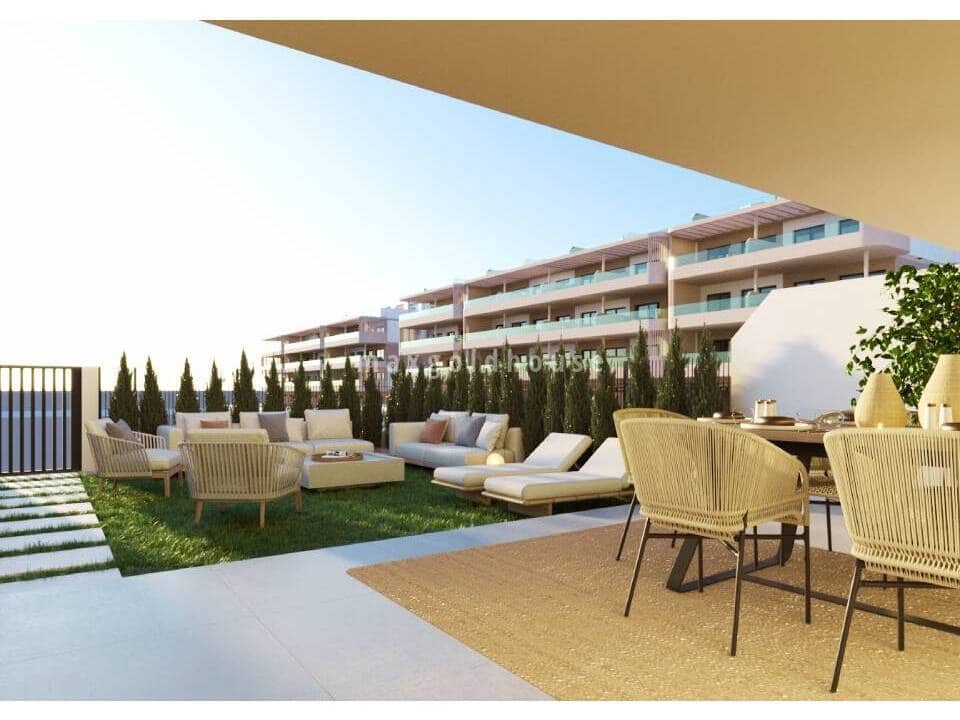 2 Zimmer Apartment zu verkaufen in Torrevieja mit Pool - 280.000 € (Ref: 9622235)