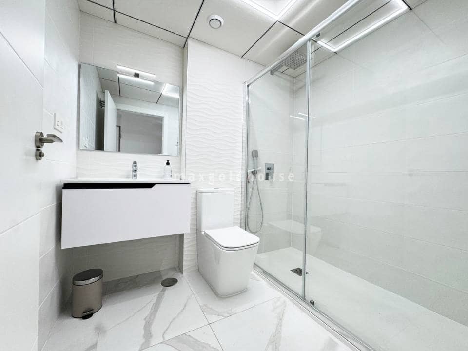 2 chambre Appartement à vendre à Torrevieja avec piscine - 390 000 € (Ref: 9622252)