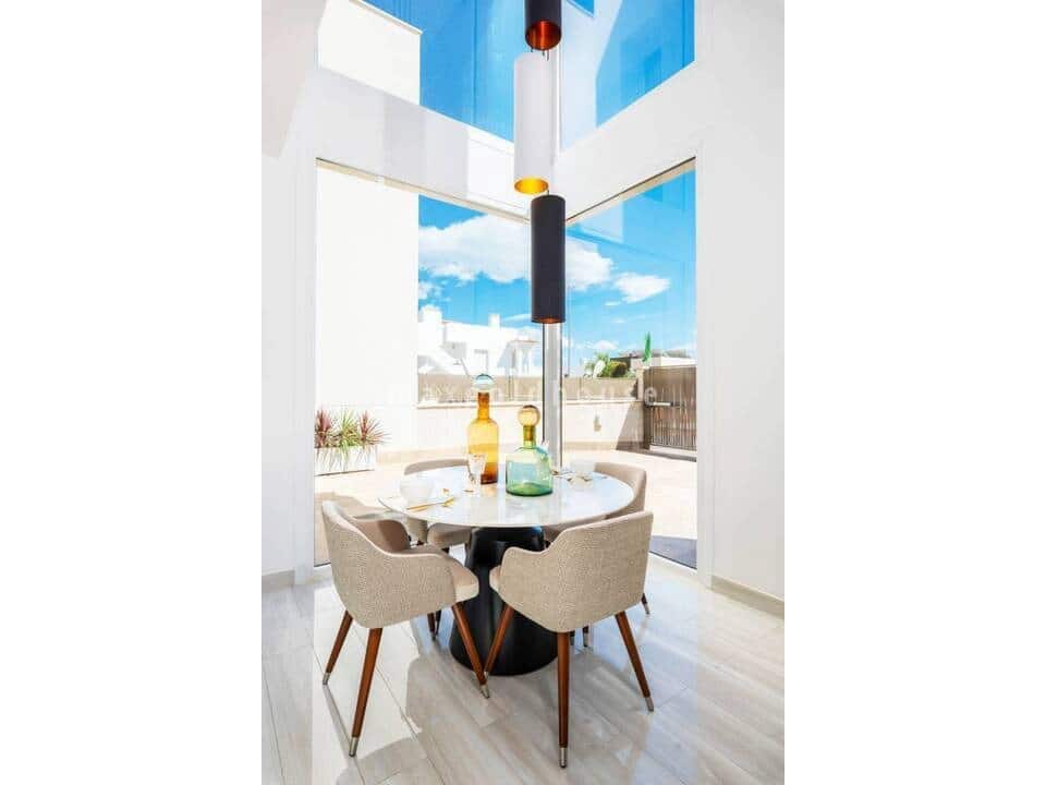 3 soverom Villa til salgs i Los Montesinos med svømmebasseng - € 485 000 (Ref: 9632807)