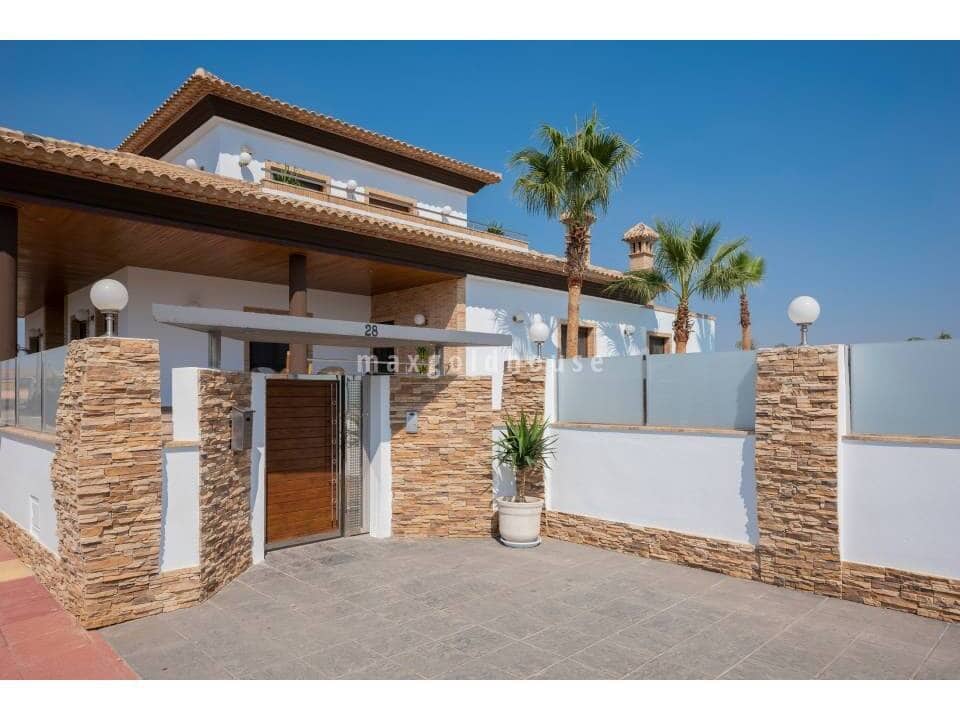 4 soveværelse Villa til salg i Avileses med swimmingpool - € 1.350.000 (Ref: 9639842)