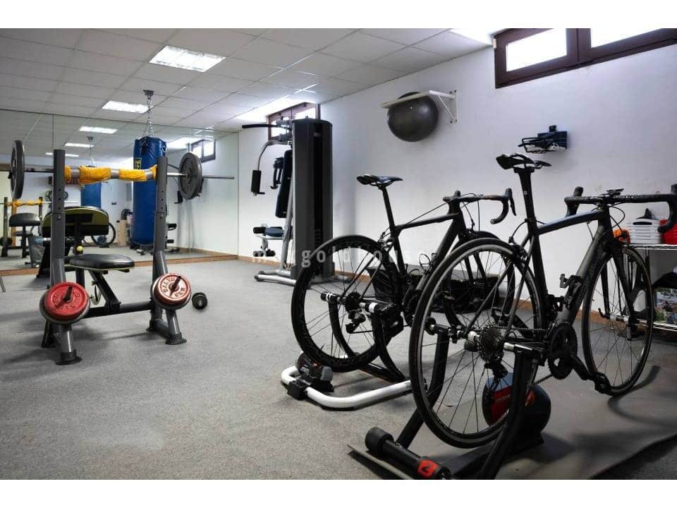 4 soveværelse Villa til salg i Avileses med swimmingpool - € 1.350.000 (Ref: 9639842)